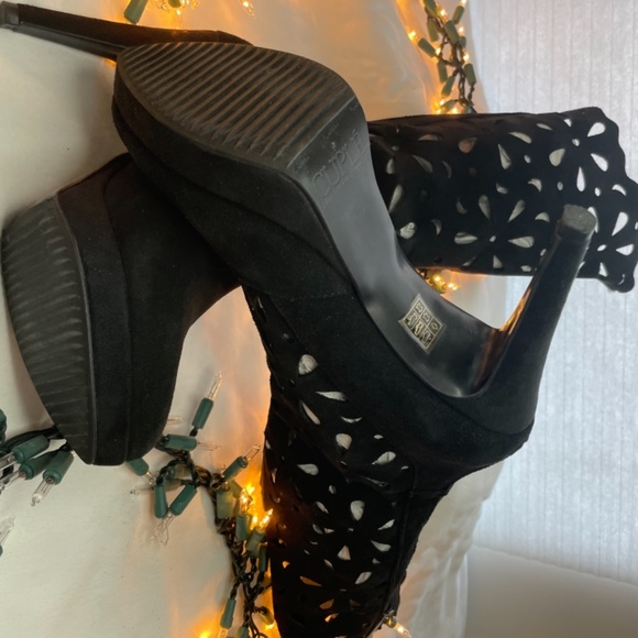 Cuple (designer from Spain.. made in Spain ) cut out Suede boot - Picture 4 of 9